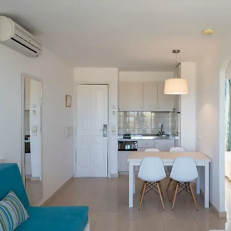 Seth Isla Paraiso Aparthotel 3*