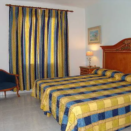 Seth Isla Paraiso Apartahotel 3*