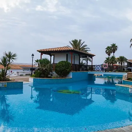Seth Isla Paraiso Apartahotel 3*